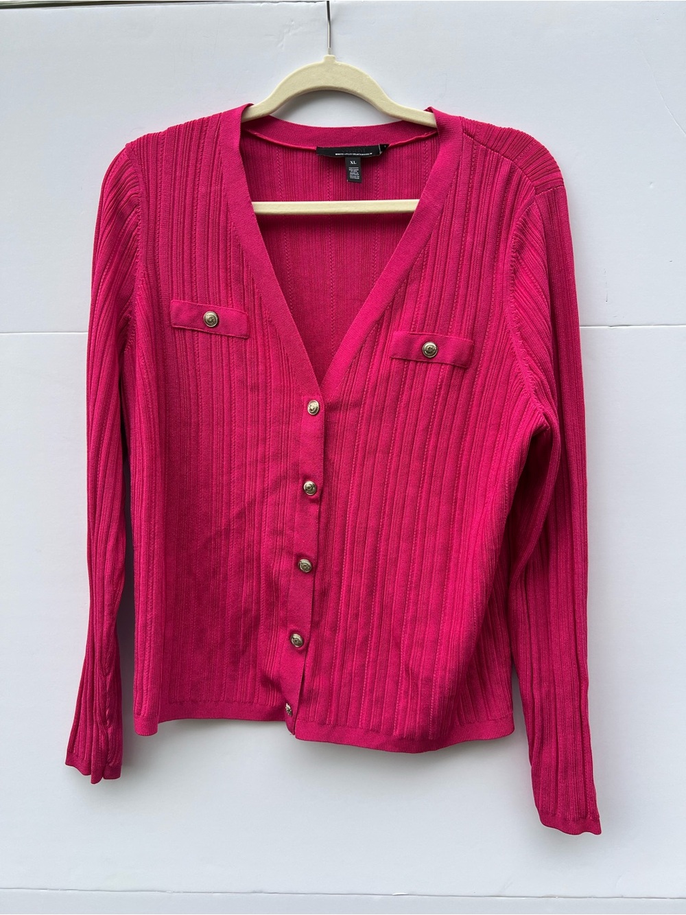 White House Black Market Fuchsia Ribbed V-Neck Button Cardigan
